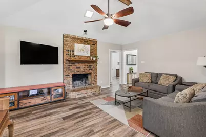 1907 Lansdown Court, Carrollton, TX 75010 - Photo 9