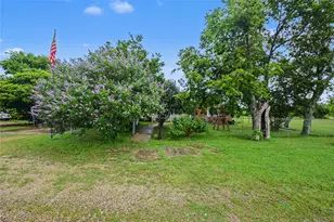 2382 N Fm 1743 Rd, Windom, TX 75492 - Photo 31