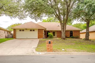 340 Grand Meadow Dr, Fort Worth, TX 76108 - Photo 1