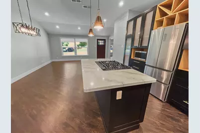 1108 E Russell Avenue, Carrollton, TX 75006 - Photo 7