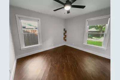 1108 E Russell Avenue, Carrollton, TX 75006 - Photo 11