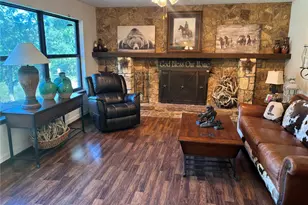 1802 Long Creek Ct, Granbury, TX 76049 - Photo 7