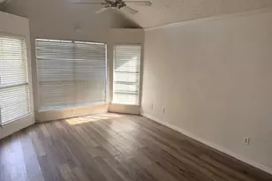 306 Cimarron Trail, Irving, TX 75063 - Photo 13
