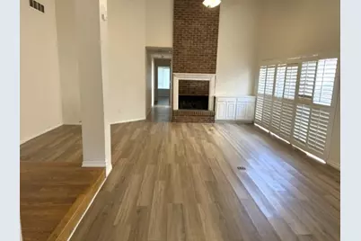 306 Cimarron Trail, Irving, TX 75063 - Photo 3