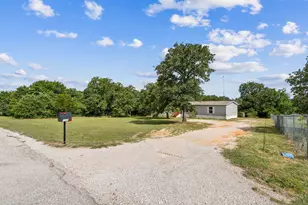 139 Cedar Dr, Azle, TX 76020 - Photo 3