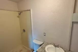 1038 E Maddox Ave, Fort Worth, TX 76104 - Photo 9