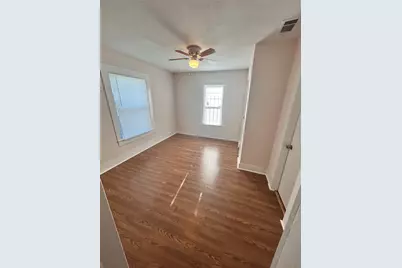 1038 E Maddox Avenue, Fort Worth, TX 76104 - Photo 9
