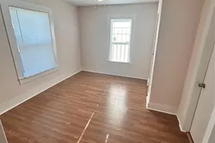 1038 E Maddox Ave, Fort Worth, TX 76104 - Photo 9
