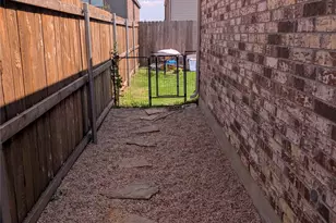 14032 Haggerston Dr, Pilot Point, TX 76258 - Photo 15
