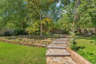 708 Topeka Dr, Woodway, TX 76712 - Photo 17