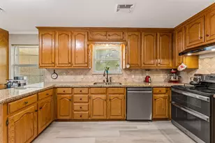 708 Topeka Dr, Woodway, TX 76712 - Photo 5