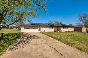 501 Sunrise Dr, Waxahachie, TX 75165 - Photo 3