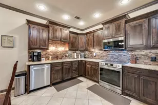 1132 Chartres St, Oak Ridge, TX 75142 - Photo 7