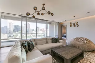 2408 Victory Park Ln, Dallas, TX 75219 - Photo 9
