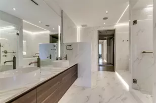 2408 Victory Park Ln, Dallas, TX 75219 - Photo 17