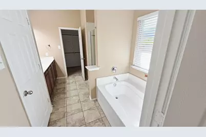15513 Landing Creek Lane, Fort Worth, TX 76262 - Photo 9