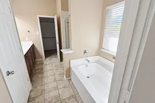 15513 Landing Creek Ln, Fort Worth, TX 76262 - Photo 9