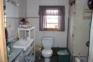 230 N Elm Ave, Munday, TX 76371 - Photo 7