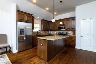 10517 N Haven Dr, Benbrook, TX 76126 - Photo 13
