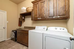 10517 N Haven Dr, Benbrook, TX 76126 - Photo 29