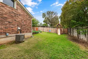 2021 Memphis Dr, Bedford, TX 76022 - Photo 29