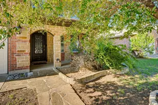 345 Chalkstone Dr, Fort Worth, TX 76131 - Photo 3