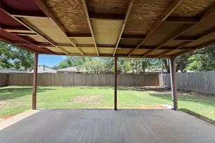 6304 Big Springs Dr, Arlington, TX 76001 - Photo 19