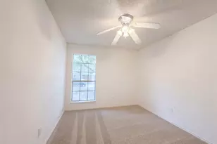 6304 Big Springs Dr, Arlington, TX 76001 - Photo 13