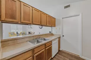 1803 Scottsdale Dr, Arlington, TX 76018 - Photo 11