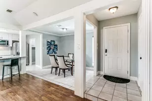 1605 Bedford Oaks Dr, Bedford, TX 76021 - Photo 3