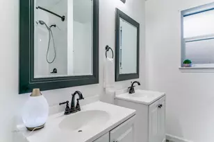 1605 Bedford Oaks Dr, Bedford, TX 76021 - Photo 19