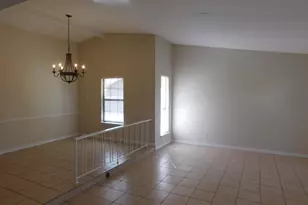 10371 White Elm Rd, Dallas, TX 75243 - Photo 3