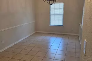 10371 White Elm Rd, Dallas, TX 75243 - Photo 5