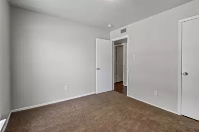 7012 Lincolnshire Lane, North Richland Hills, TX 76182 - Photo 11