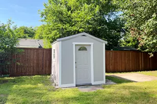 1111 S Taylor St, Gainesville, TX 76240 - Photo 5