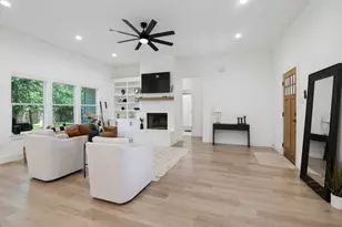 9701 Lancelot Cir, Fort Worth, TX 76140 - Photo 3