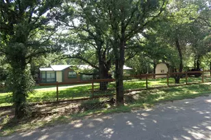 5525 Cedar Oaks Rd, Grandview, TX 76050 - Photo 1