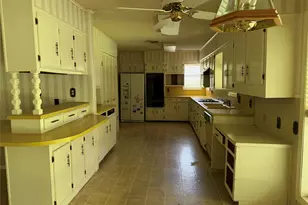 803 Val Verde Pl, Marlin, TX 76661 - Photo 7