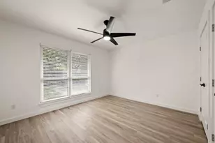 802 Rock Creek Dr, Euless, TX 76039 - Photo 7