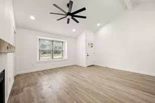 802 Rock Creek Dr, Euless, TX 76039 - Photo 3