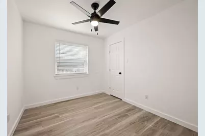 802 Rock Creek Drive, Euless, TX 76039 - Photo 9