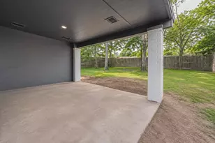 1025 Kingston Dr, Lewisville, TX 75067 - Photo 19