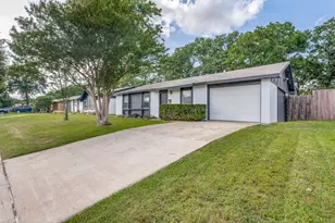 1025 Kingston Dr, Lewisville, TX 75067 - Photo 3