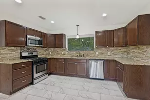 7412 Lochwood Ct, Fort Worth, TX 76179 - Photo 11