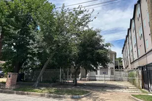 731 W 10th St, Dallas, TX 75208 - Photo 5