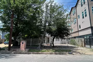 731 W 10th St, Dallas, TX 75208 - Photo 1