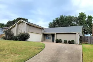 213 Springridge Ln, Euless, TX 76039 - Photo 1