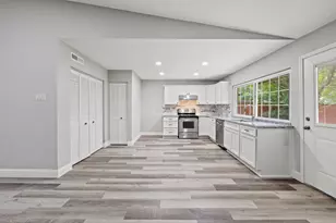 3939 Branch Hollow Dr, Plano, TX 75023 - Photo 5