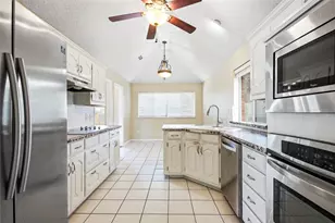 3812 Gentle Springs Dr, Arlington, TX 76001 - Photo 11