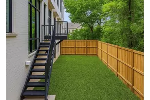 610 N Oak Cliff Blvd, Dallas, TX 75208 - Photo 3